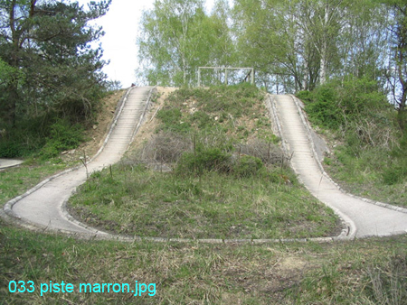 033 piste marron