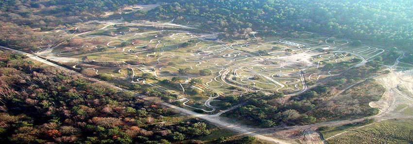 Pistes spciales d'entranement motocycliste, situes sur l'ancien polygone d'artillerie de Fontainebleau